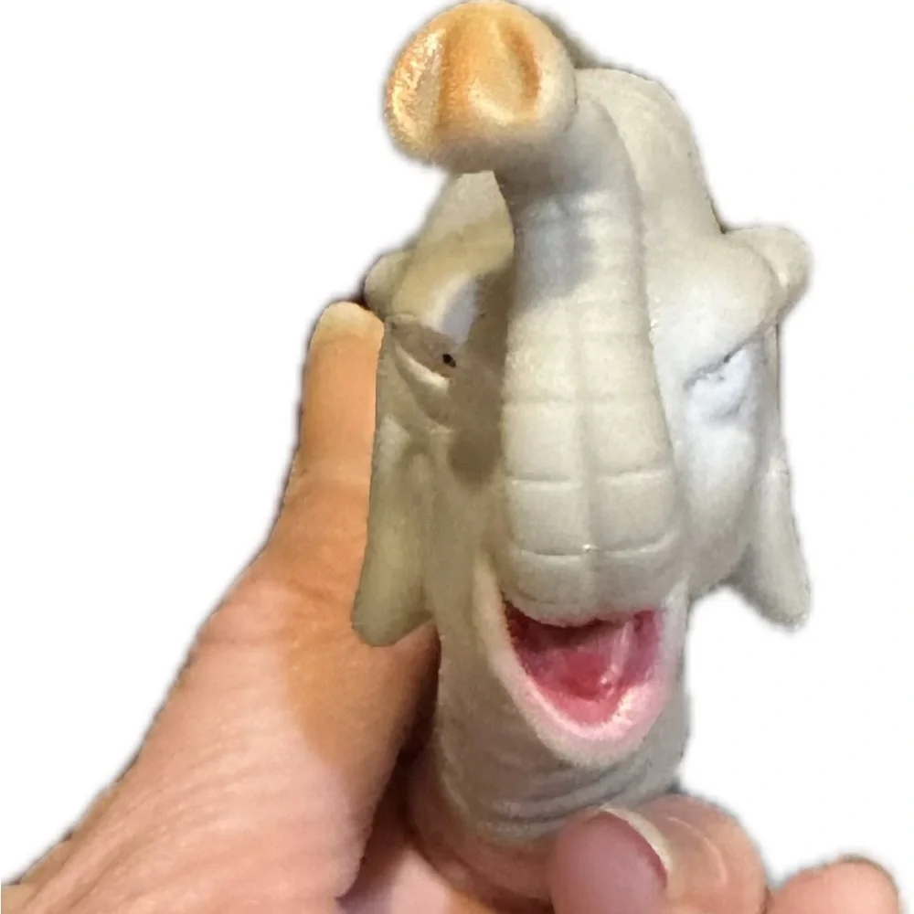 VTG RARE ELEPHANT FINGER PUPPET ZOO SAFARI JUNGLE LUCK LUCKY TOY COLLECTIBLE 3”